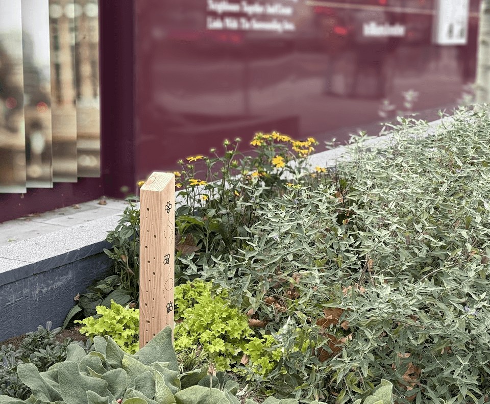 Bee Posts Stamford - Homes For Nature Bee Post | Hornbeck